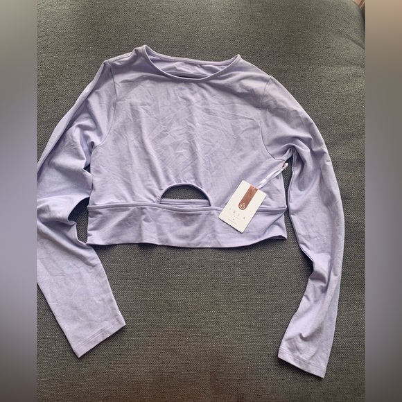 💜Lavender cropped long sleeve top. Size Large. NWT.💜 - Picture 5 of 11